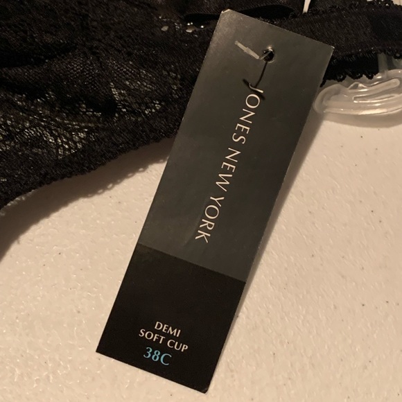 Two NWT Jones New York bras, one lace and one push-up, size 38C. - Picture 4 of 10